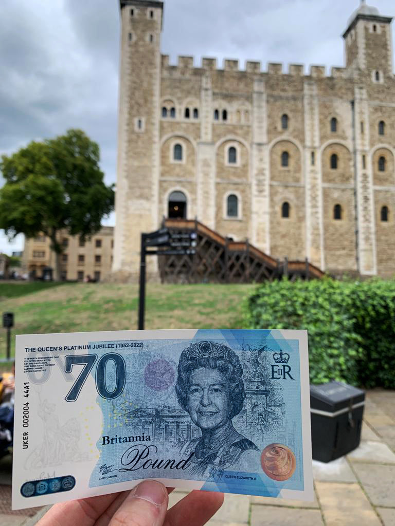 One Banknote, Britannia Pound, souvenir note, banknote, euro souvenir, Queen Elizabeth, UK, commemorative note